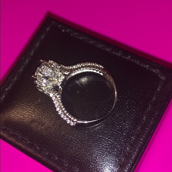 Jewelry - Picture 4 of 4